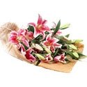 Ankara Ayaş Ostim çiçek gönderimi firması ürünümüz  sevdiklerinize özel 3 dal kazablanka