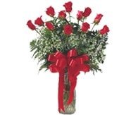 14 şubat sevgililer günü firmamızdan Cam içinde 12 gül çiçeği Ankara çiçek gönder firması şahane ürünümüz